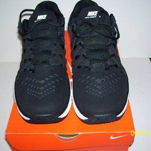 NIKE MEN'S SNEAKERS , New in  Box. Size 12